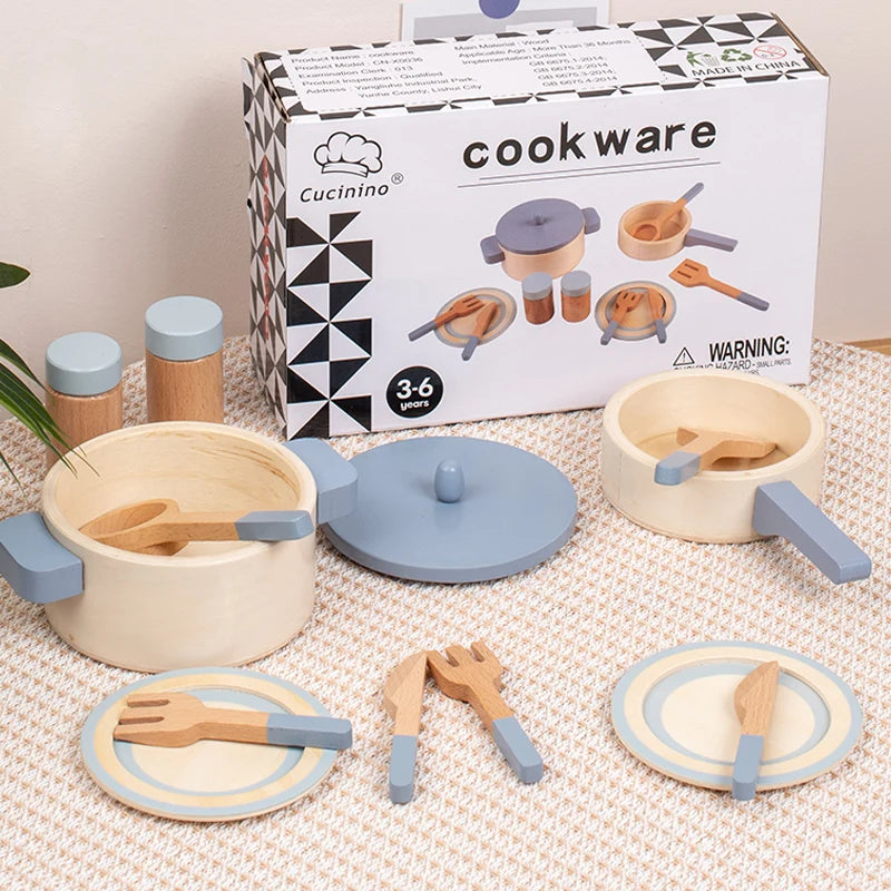 Conjunto de cozinha de madeira. Montessori